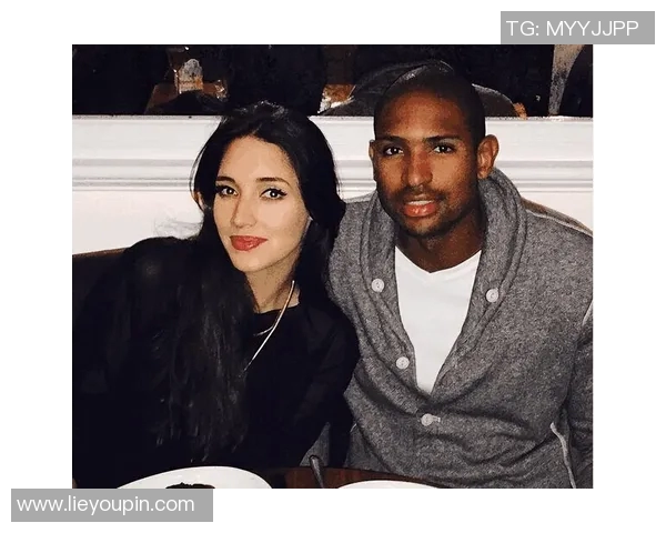 聚焦足球赛场黑人球星与白人核心力量的融合与竞技对话